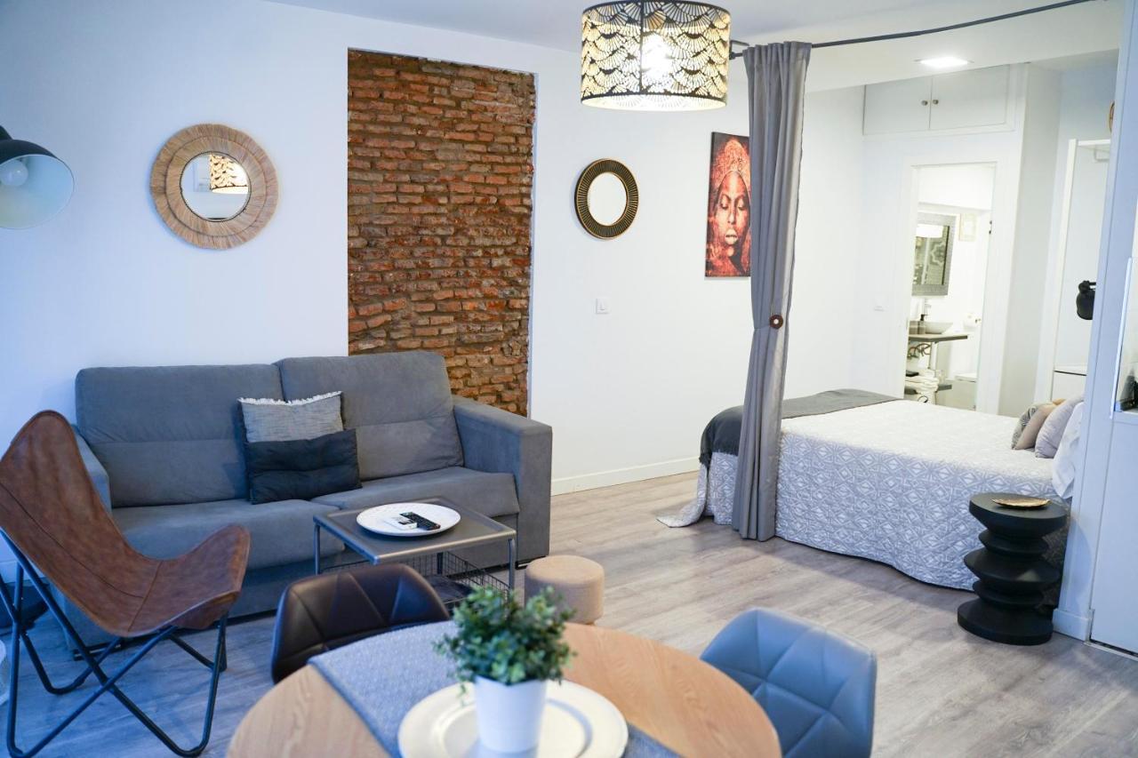Apartamentos Suites Cariatide Plasencia Eksteriør billede