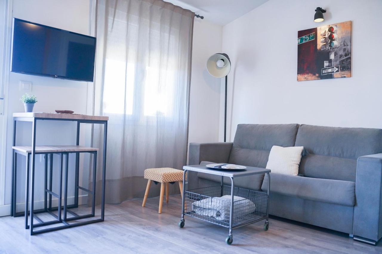 Apartamentos Suites Cariatide Plasencia Eksteriør billede