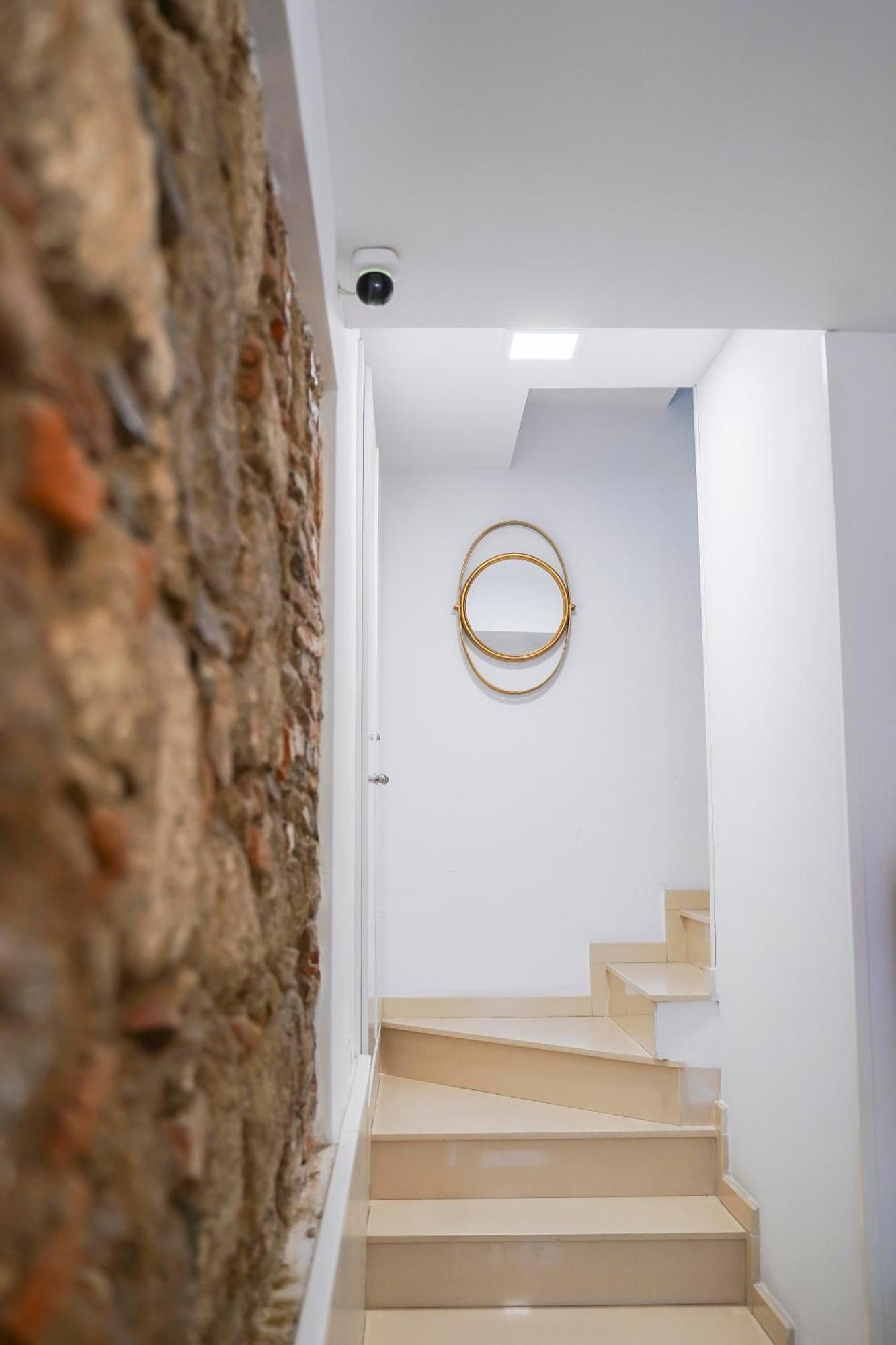 Apartamentos Suites Cariatide Plasencia Eksteriør billede