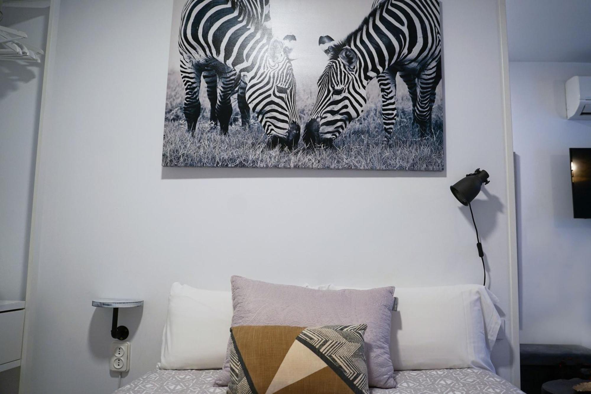 Apartamentos Suites Cariatide Plasencia Eksteriør billede