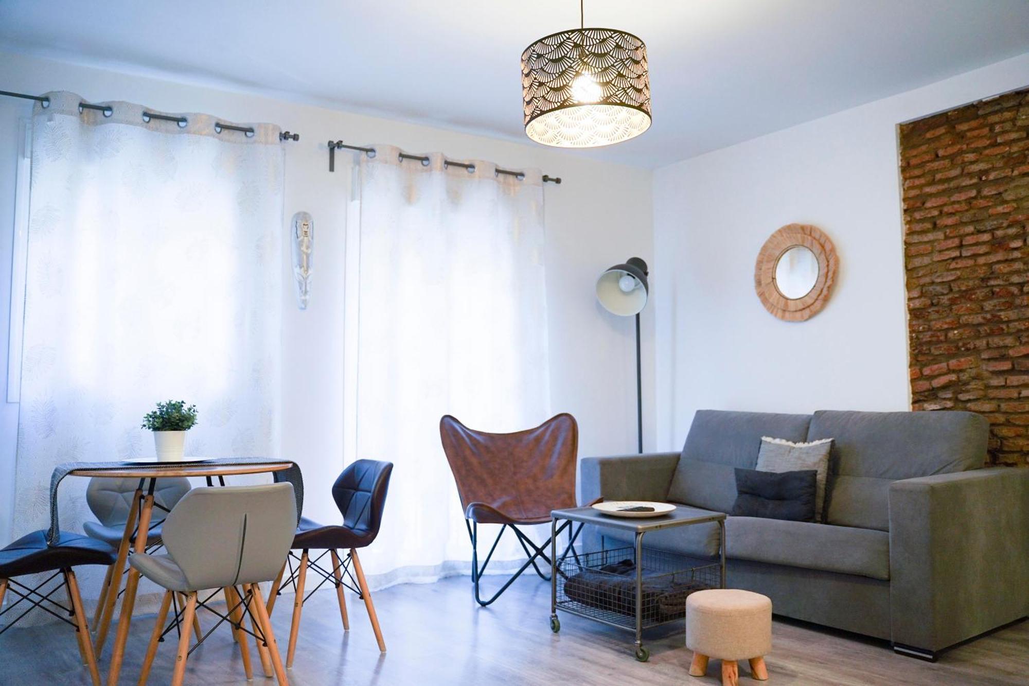 Apartamentos Suites Cariatide Plasencia Eksteriør billede