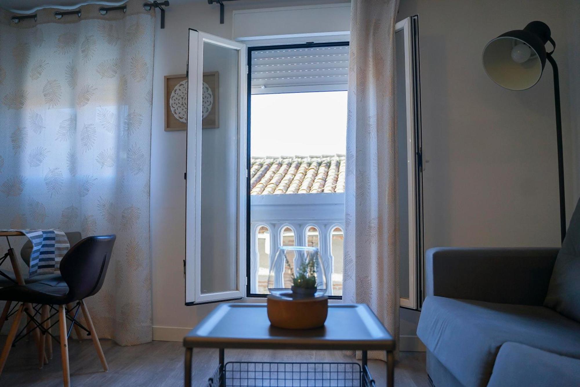 Apartamentos Suites Cariatide Plasencia Eksteriør billede