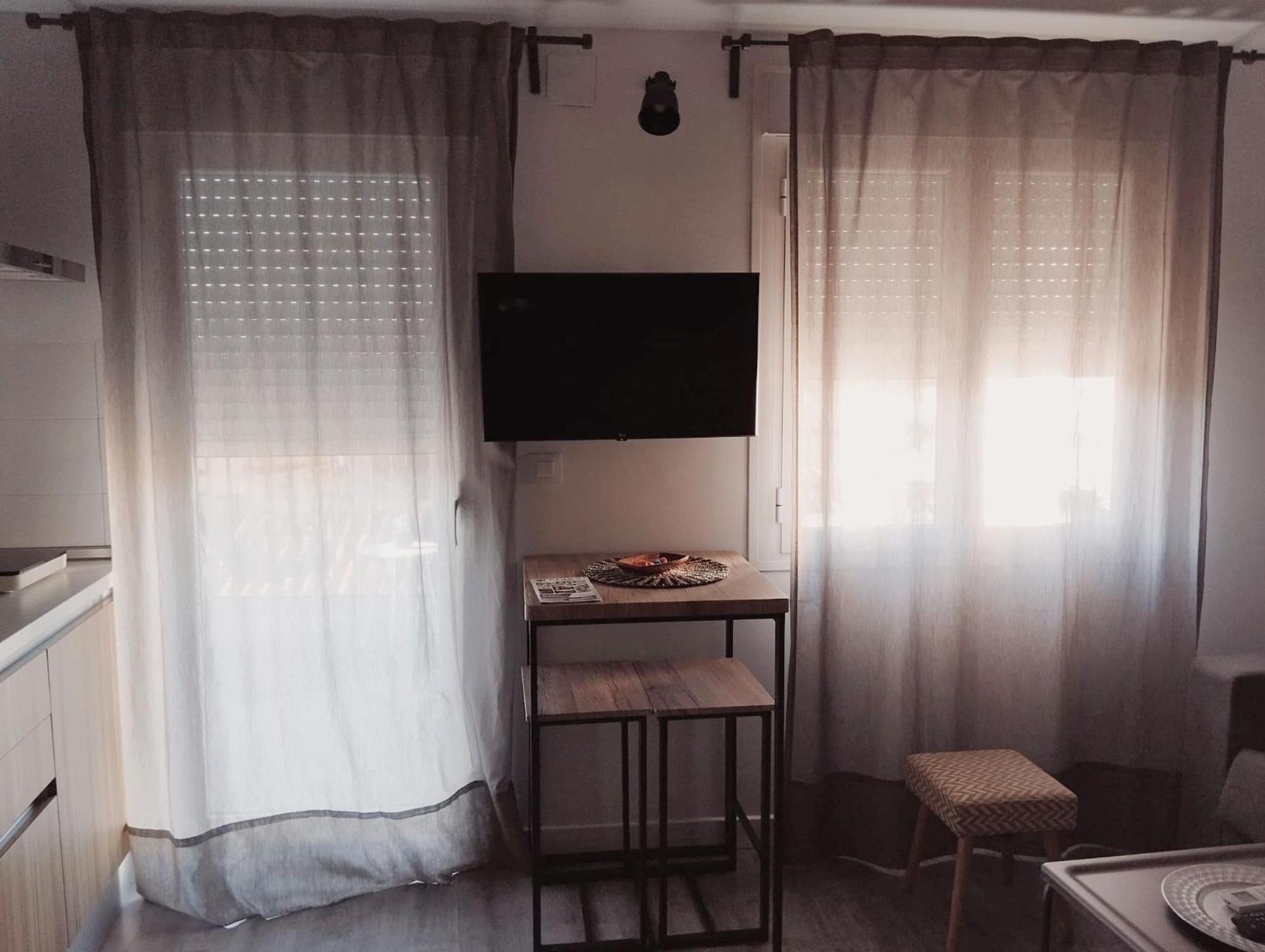 Apartamentos Suites Cariatide Plasencia Eksteriør billede