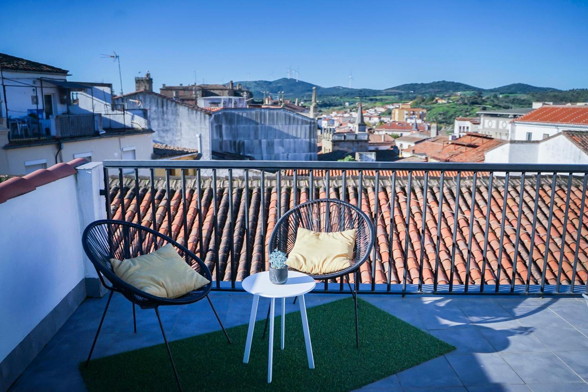Apartamentos Suites Cariatide Plasencia Eksteriør billede